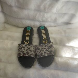 Juicy Couture
Yummy Beaded animal prints Slide Sandals size 8